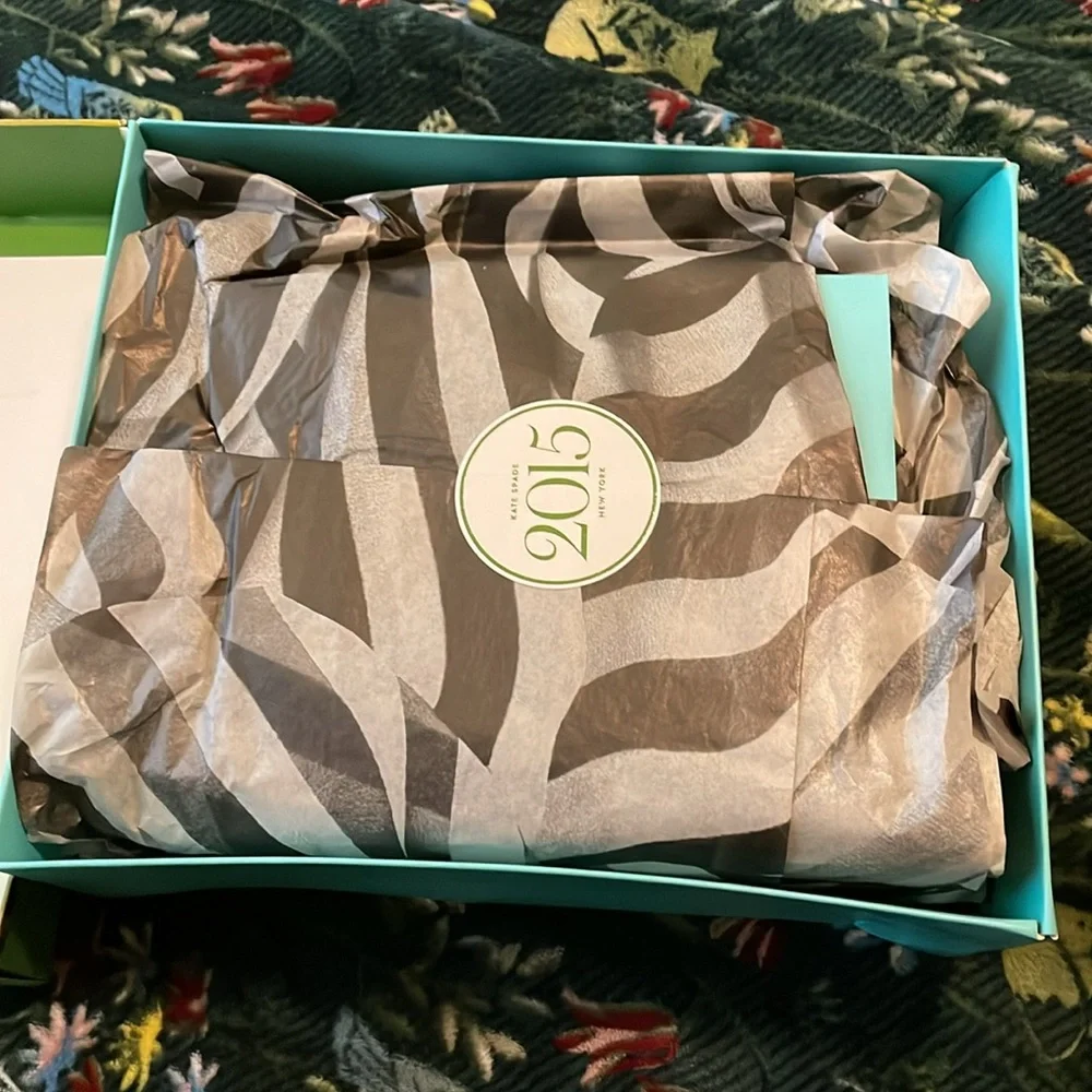 Kate Spade Monday - Picture 2 of 7